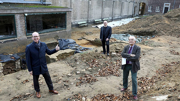 Presse: Volksbank unterstützt den Umbau des historischen Brunnenhofes